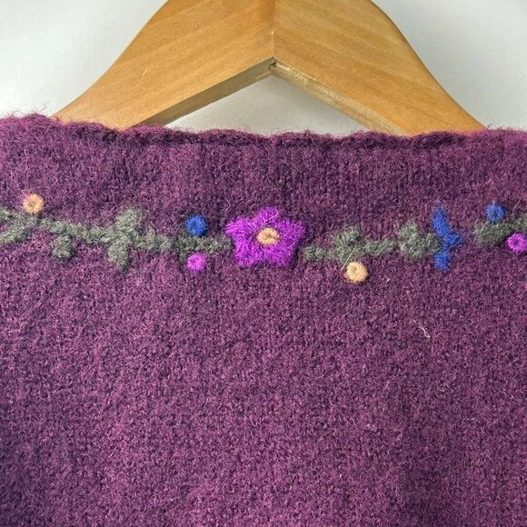 Vintage Pendleton Girls M 100% Wool Cardigan Sweater Embroidered Floral - Picture 15 of 16